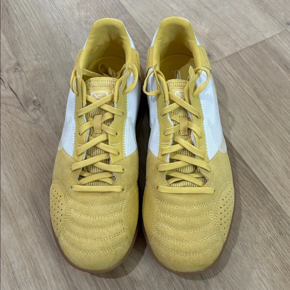 NEW Men’s Nike Street Gato “Saturn Gold” Sneakers